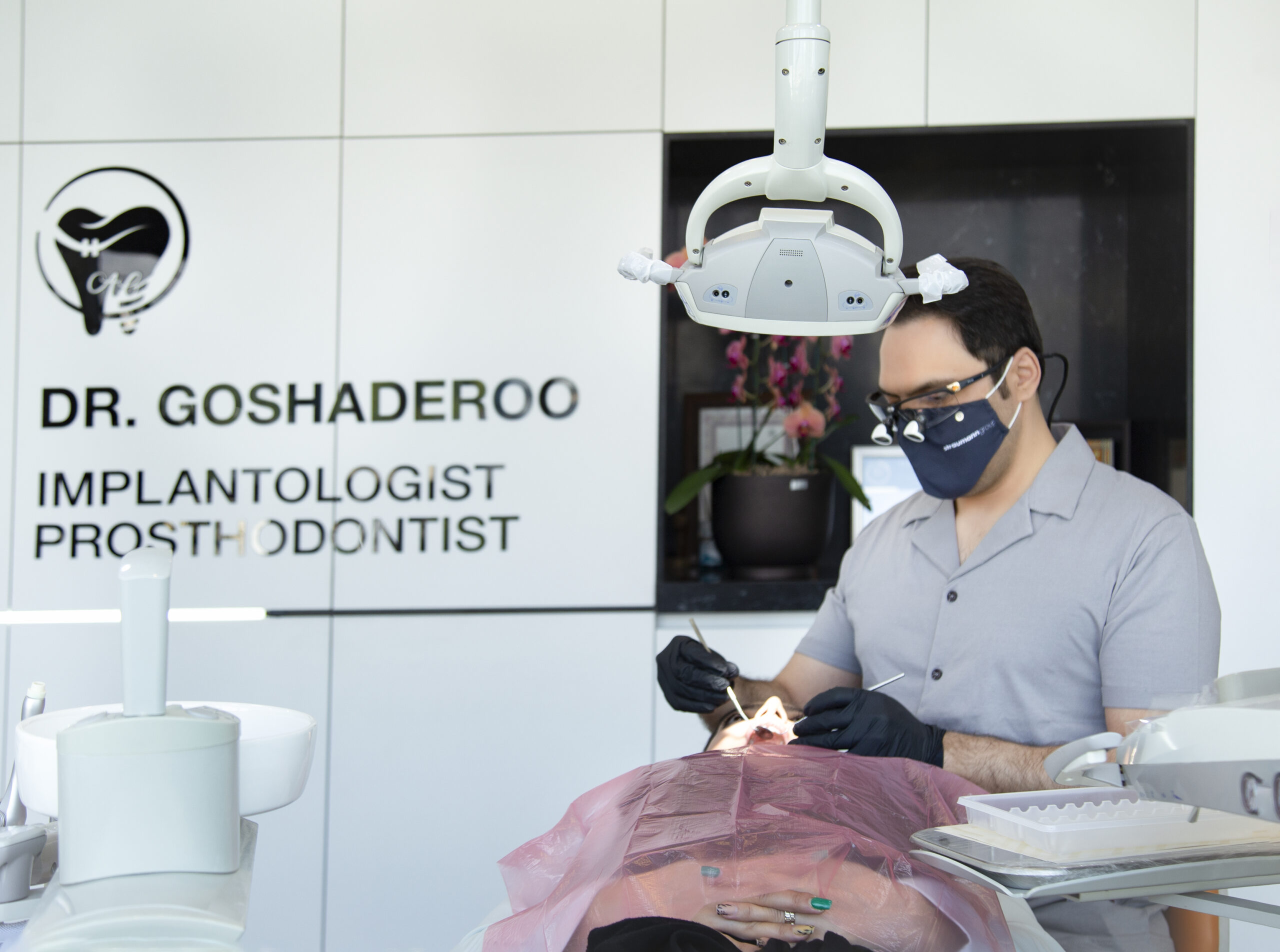 ایمپلنت دندان در تهران